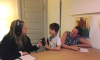Journalist Anne Eggen interviewer William med CI og hans mor